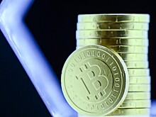 ЦБ хочет разрешить некоторым инвесторам сделки с криптовалютой