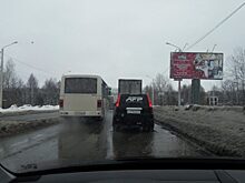 Водители костромских маршруток требуют вернуть им выделенную полосу на улице Магистральной