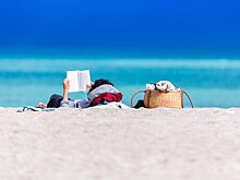 Тайны, страсти, приключения, интриги: книги для тех, кто не знает, что взять с собой в отпуск