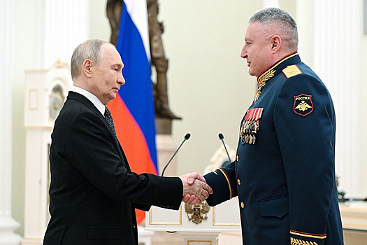 «Золотые Звезды» и ордена Мужества: Россия чествует своих героев