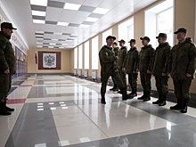 Будущие металлурги готовятся к службе в подшефной воинской части Группы ЧТПЗ