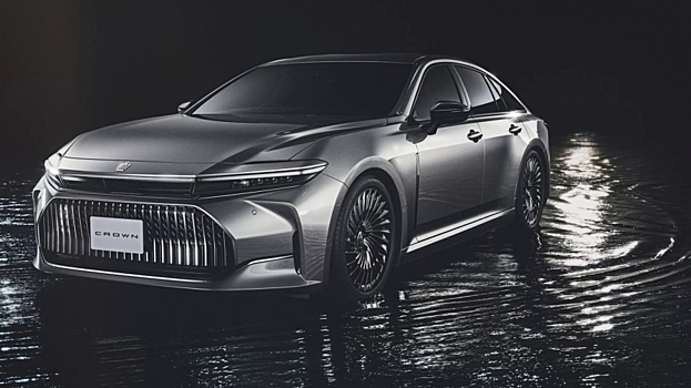 Toyota возвращается к истокам с седаном Crown