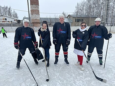 Яранская «Родина» впервые вышла на лед в новой форме