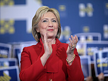 Онлайн-встречи с Хиллари Клинтон и Стингом выставят на аукцион