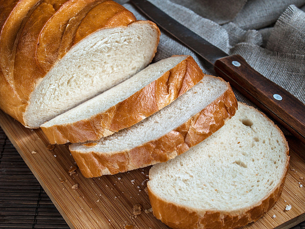 Белый хлеб признали опасным для мозга