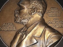 Состояние на динамите и нефти, речь Бродского и банкетное меню: 10 фактов о Нобеле и Нобелевской премии