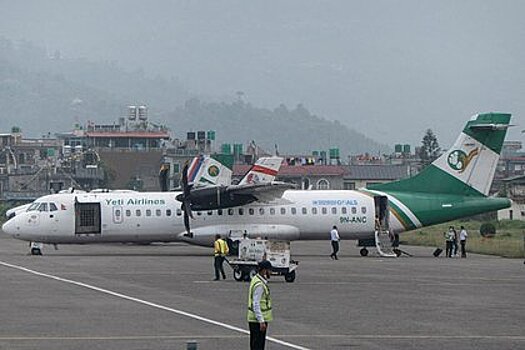 На месте крушения самолета в Непале нашли выживших