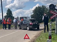 Электричка столкнулась с легковушкой на ж/д переезде в Нижегородской области