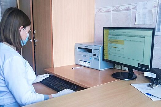 В двух школах Ялуторовска установили компьютеры в кабинетах фельдшеров 