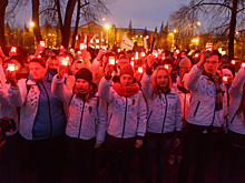 Свет у монумента