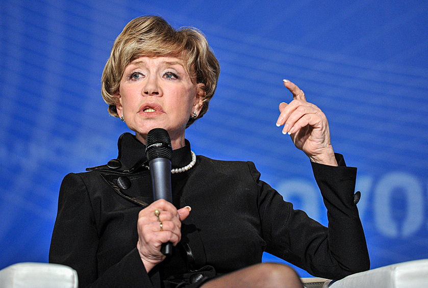 Актриса Вера Алентова выступает на своем творческом вечере в мультимедийном пресс-центре РИА Новости, 2012 год