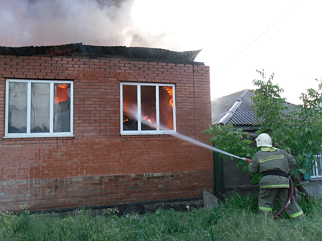 В Ростове женщина сгорела в частном доме из-за неосторожного обращения с огнем