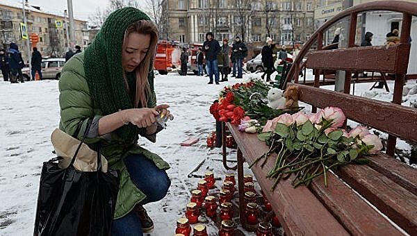 В Кемерове вспоминают жертв пожара в "Зимней вишне"