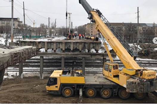В Саратове начался демонтаж Трофимовского моста над железной дорогой