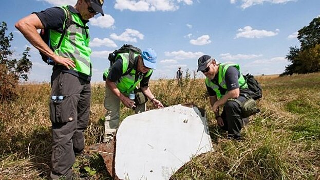 Как пытаются "склеить" расползающуюся версию по MH17