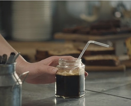 «Макдоналдс» высмеял популярные среди хипстеров кофейни в новом рекламном ролике
