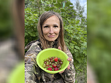 Жители Ноябрьска поделились фотографиями первых ягодных урожаев