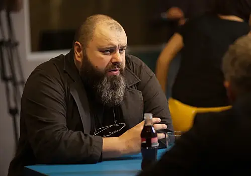 Максим Фадеев выложил архивные кадры с женой в ее день рождения