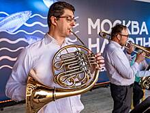 Более 350 часов выступлений на сценах ждет гостей фестиваля «Москва — на волне. Рыбная неделя»