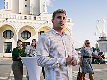 Саша Стоун снимется в сериале «Постучись в мою дверь»