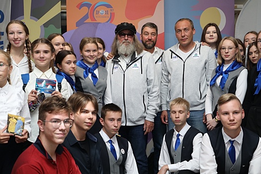 Встреча со звездочками: Федор Конюхов поздравил воспитанников "ДРОЗД-Волхов" с 20-летием всероссийской программы