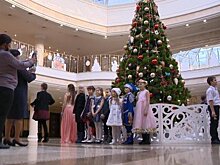 На губернаторскую елку в драмтеатр пригласили 500 детей