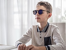 Слепым детям-инвалидам раздали автоматы Калашникова