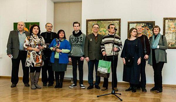 В клубе «Атом» на улице Маршала Тухачевского открылась выставка творческого союза художников «Рассам»