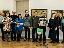 В клубе «Атом» на улице Маршала Тухачевского открылась выставка творческого союза художников «Рассам»