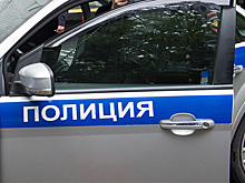 В Севастополе полицейские вручили российские паспорта двум участникам специальной военной операции и супруге одного из них