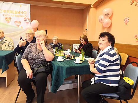 Поздравление юбиляров семейной жизни состоялось в центре соцобслуживания Выхина-Жулебина