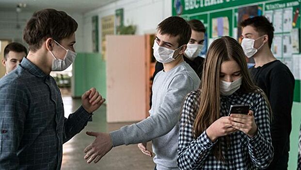 Российские школьники возвращаются к очному обучению
