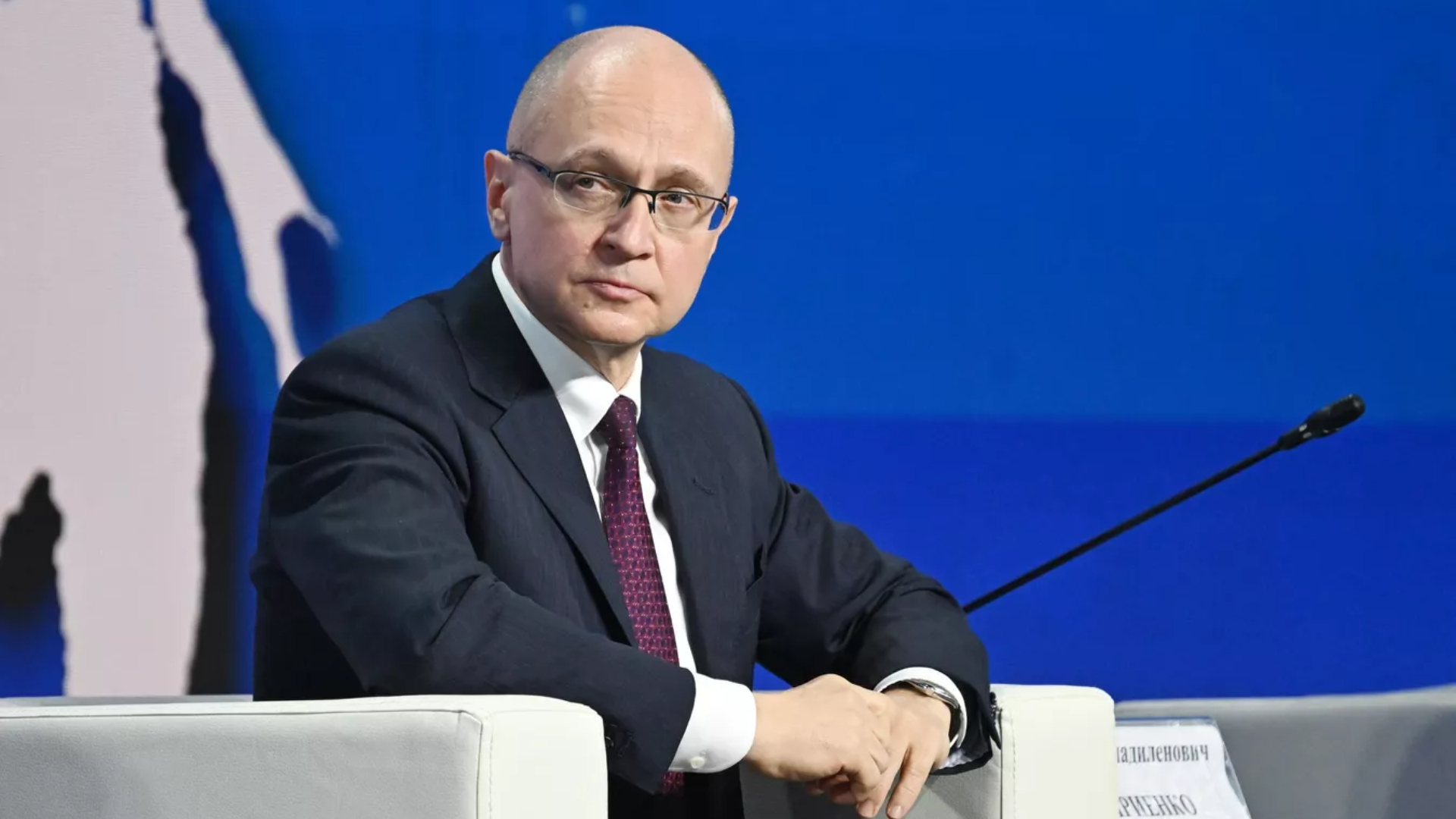 Кириенко обсудил открытие авиасообщения с Абхазией