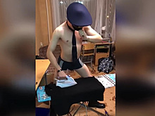 Танец полуголых курсантов вызвал ажиотаж у пенсионеров