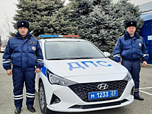 В Краснодарском крае сотрудники дорожно-патрульной службы помогли мужчине, оказавшемуся в беспомощном состоянии