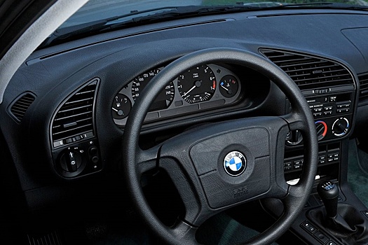 BMW 3-series в состоянии "капсулы времени" выставили на продажу в РФ