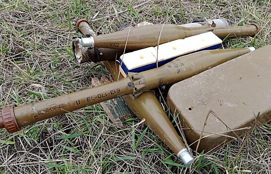 Полицейские в Херсонской области уничтожили найденные снаряды от РПГ и гранаты