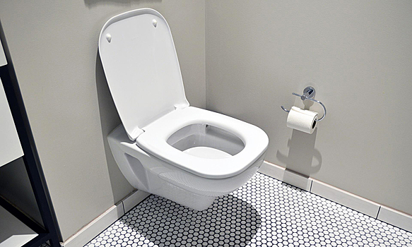 В туалете СПбГУ обнаружили скрытую камеру