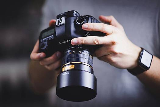 Женщина обвинила известного фотографа в сексуальных домогательствах