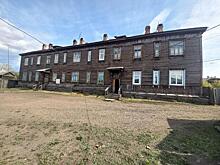 Жители Могзона об аварийном доме: «Он уже трещит по швам»