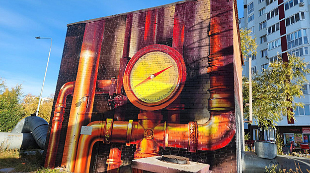 Патриотичные муралы украсили инженерные объекты Сургута