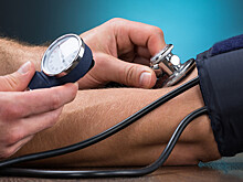 Врач объяснила, как правильно снижать давление пожилым людям