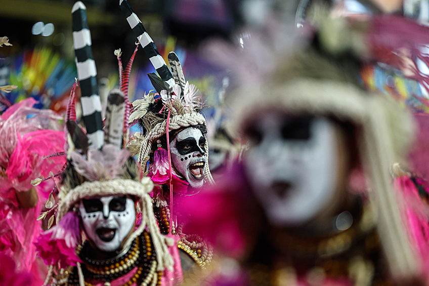 Ежегодный карнавал в Рио-Де-Жанейро