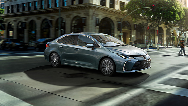 «Тойота», что ты делаешь: в Новосибирске начали продавать «Короллу» по цене «Камри»