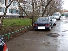 Во дворе на улице Софьи Ковалевской привели в порядок асфальт