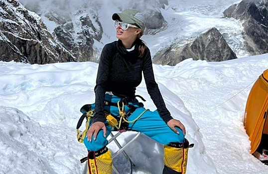Боня потратила 3 млн рублей на восхождение на гору