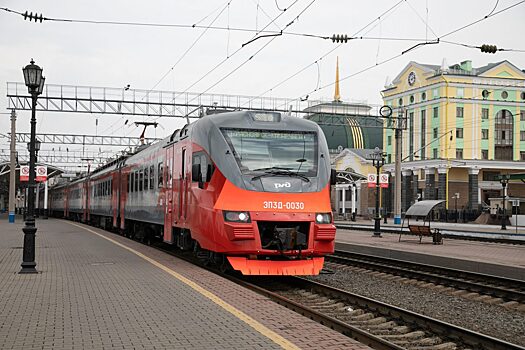 Новый комфортабельный электропоезд начал работу на маршрутах КрасЖД