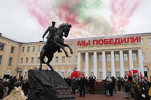Мединский об открытии памятника Рокоссовскому: Такие фигуры скрепляют историю