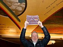 Встретимся под «Флойдами»: как найти в мозаиках станции «Маяковской» мотивы британского рока