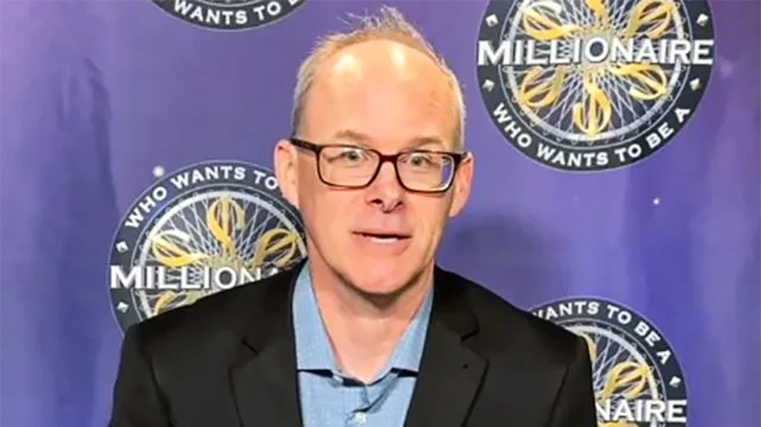 Что говорит первый победитель шоу «Кто хочет стать миллионером?» потратил выигрыш